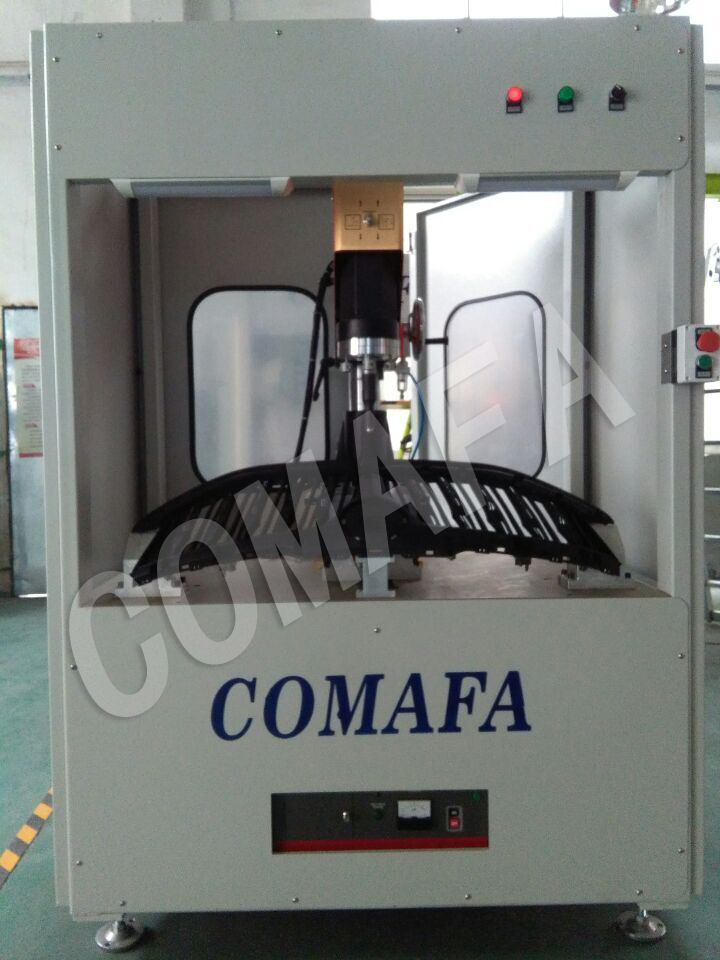 汽車(chē)散熱器格柵沖孔機