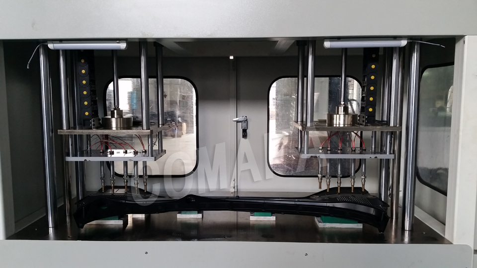 汽車(chē)雨刮蓋板熱鉚機