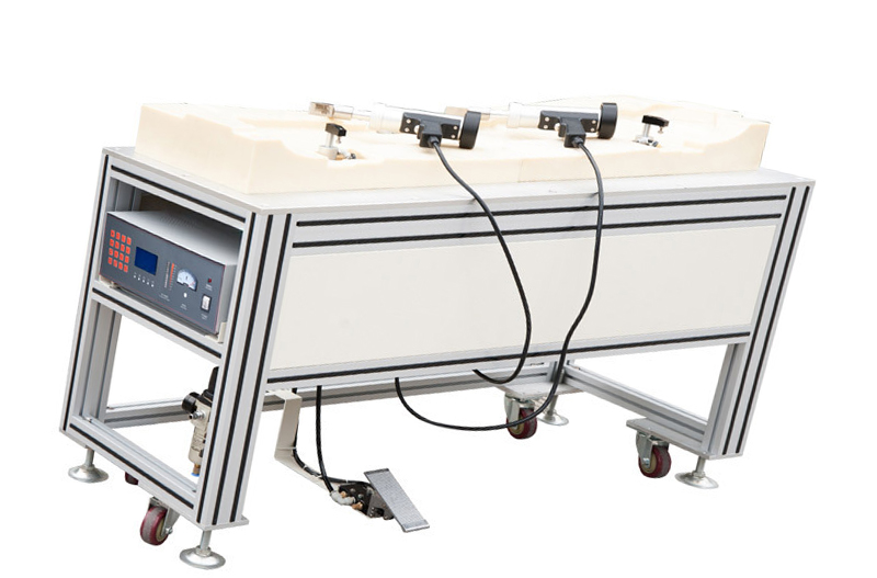 汽車(chē)尾翼擾流器焊接機