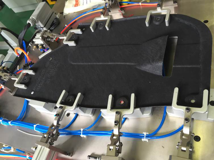 �C�������Գ������әC�c(di��n)����܇(ch��)���o��