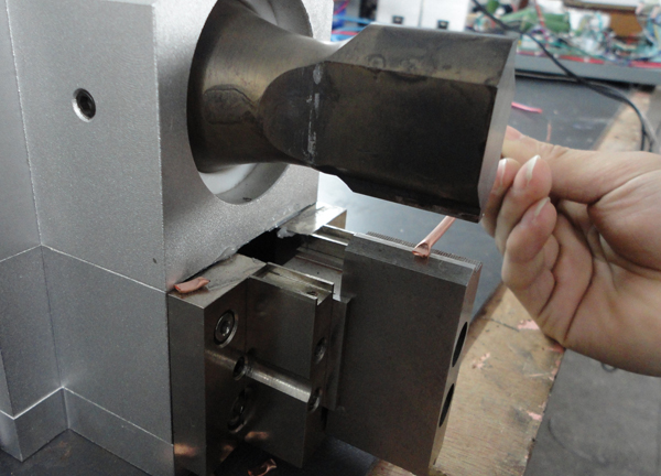 ë���~�ܳ�����β�C