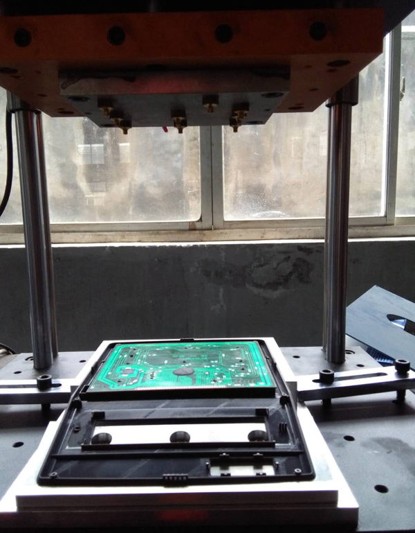 �����c���ټ��o�̟����O��