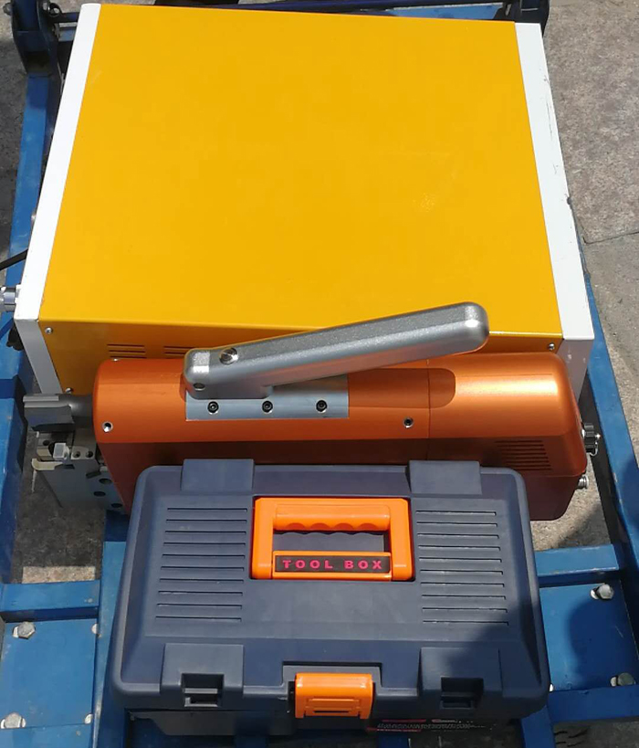 ���{�������~�ܳ�����ڙC