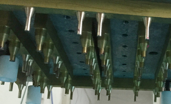 LED�V����PCB������T�c(di��n)�C