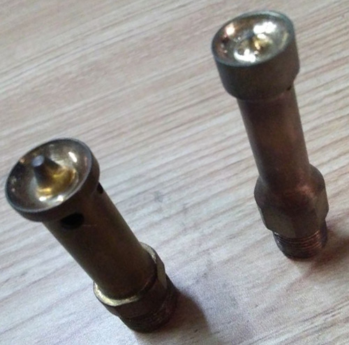 塑膠空心圓柱熱熔鉚點(diǎn)機