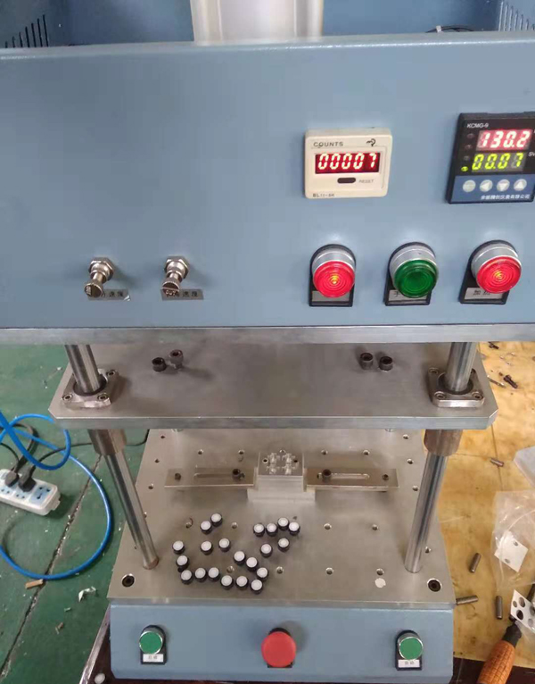 �t����ͨݔҺ��͸��Ĥ�������әC