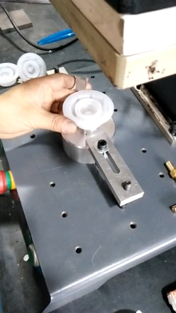 EVA�C��Ͱ�w͸��Ĥ���C�O��