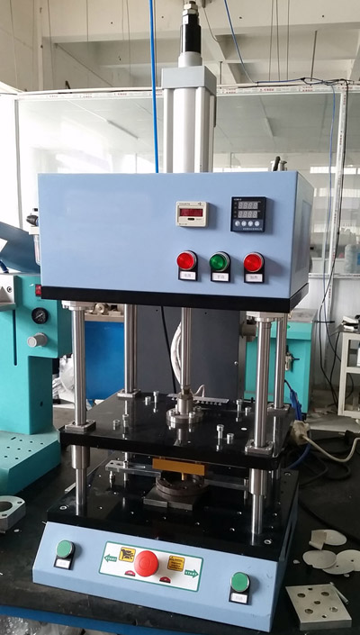 ���ϰ��bͰ͸���w���ۺ��C