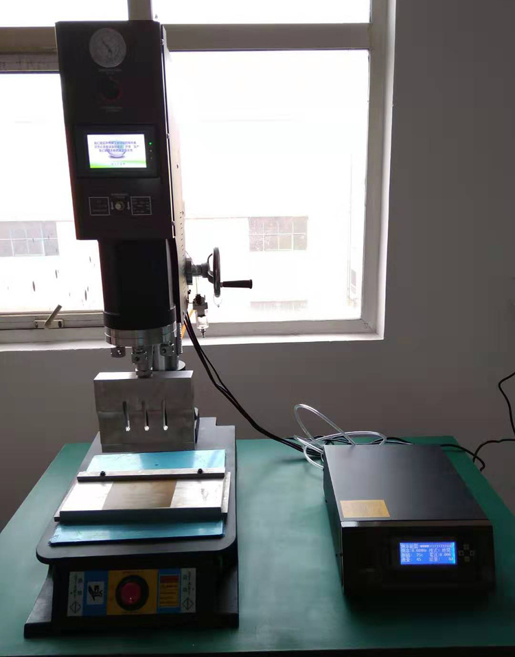 �X���XĤ�͚��ݴ�������ں��C