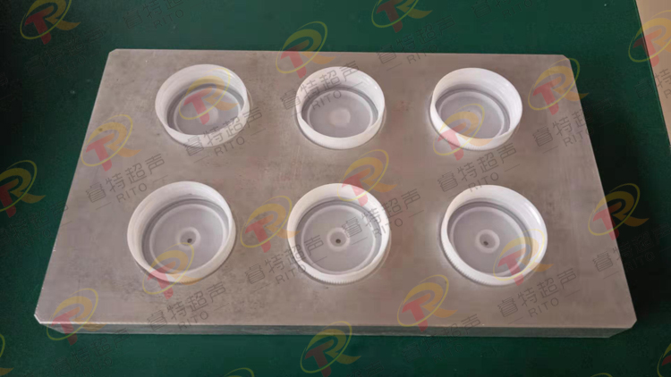 ����ƿ�w��ˮ͸��Ĥ���۟ቺ�C