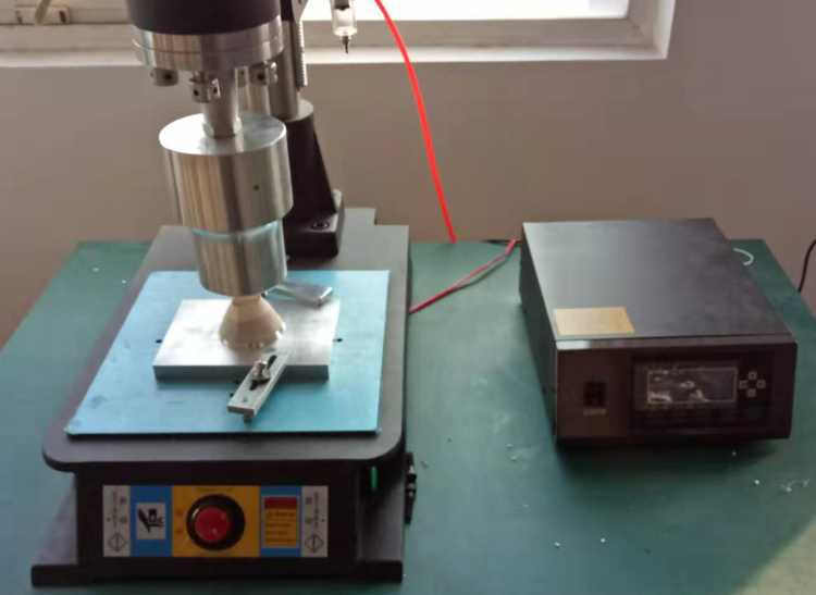 pp/pe/滌綸無(wú)紡布連接超聲波焊接機