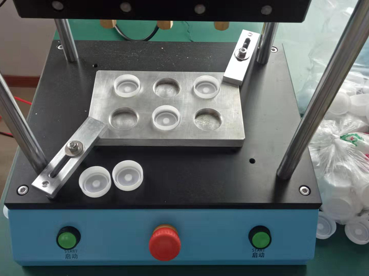 PTFE防水透氣膜與塑料連接熱熔焊接機