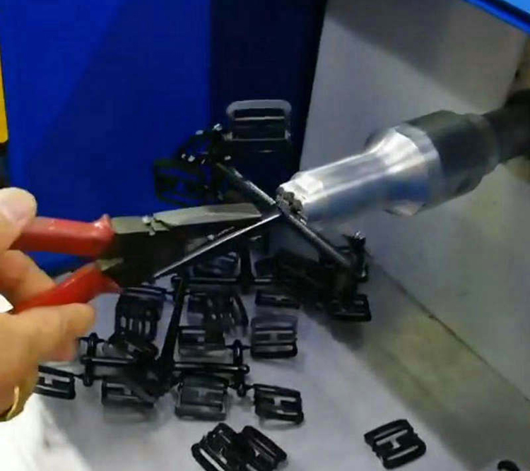 注塑件切水口超聲波振落設備