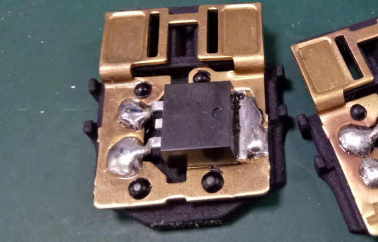 光伏組件塑料柱熱熔鉚點(diǎn)機