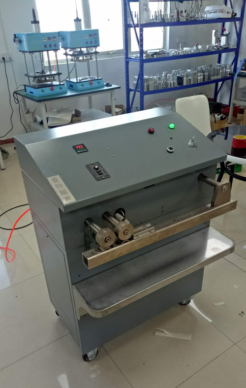 電泳漆陽(yáng)極膜中縫熱風(fēng)壓合焊接機