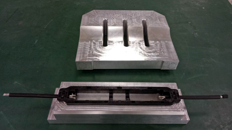 光伏接線(xiàn)盒連接線(xiàn)壓合固定超聲波焊接機