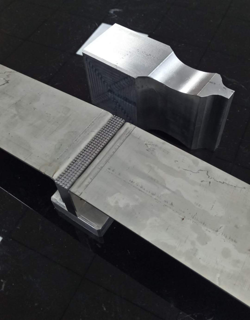 �ؿ����K�����������B�ӳ��������C