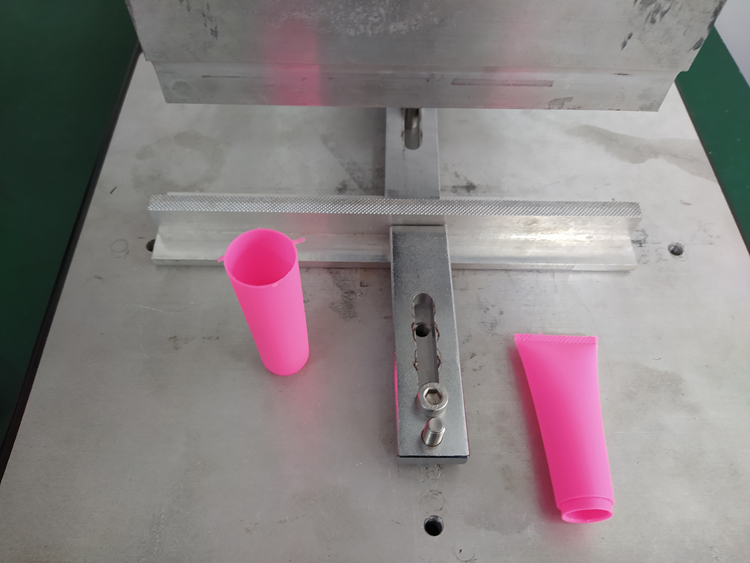 日用化妝品尾部軟管超聲波封口機