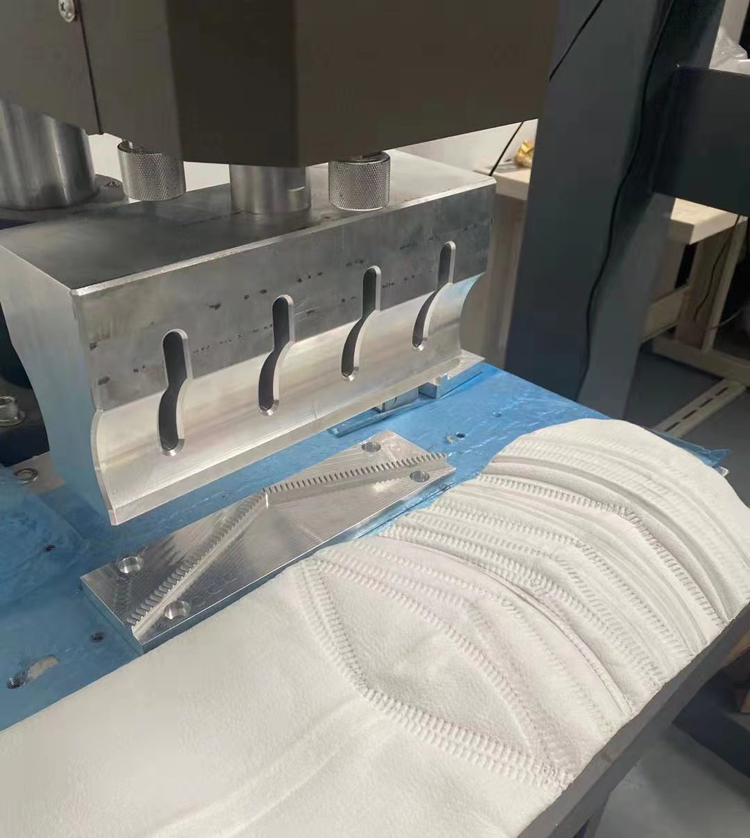 無(wú)紡布過(guò)濾袋弧形尾部超聲波焊接模具