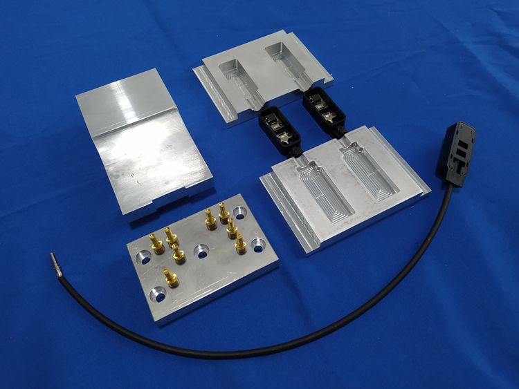 太陽(yáng)能光伏接線(xiàn)盒超聲波熱熔焊接模具頭