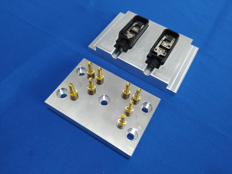 太陽(yáng)能光伏接線(xiàn)盒超聲波熱熔焊接模具頭