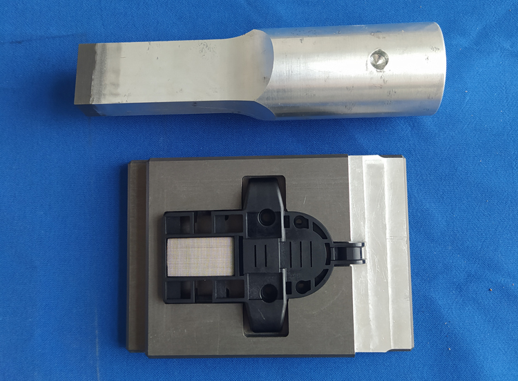 金屬網(wǎng)與塑料件壓合超聲波焊接模具