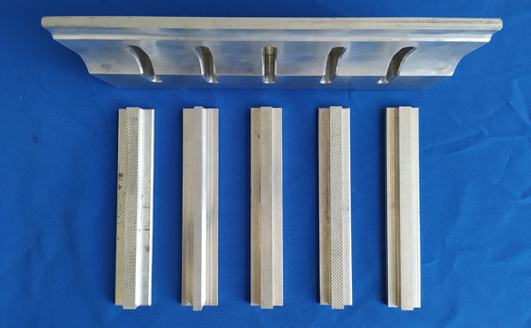 無(wú)紡布無(wú)線(xiàn)縫合超聲波焊接機