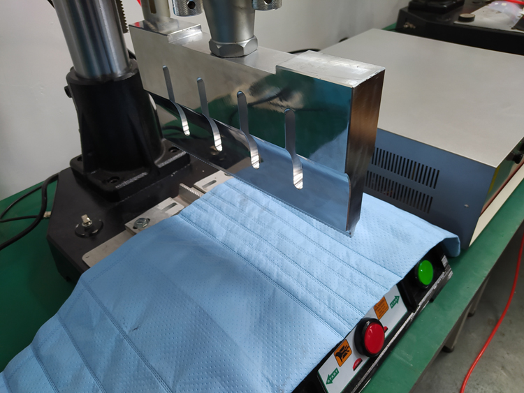 醫療用品無(wú)紡布超聲波封口熱熔焊接機