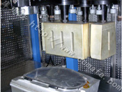 汽車(chē)超聲波多點(diǎn)鉚焊機