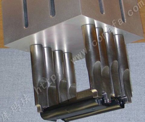 汽車(chē)超聲波多點(diǎn)鉚焊機