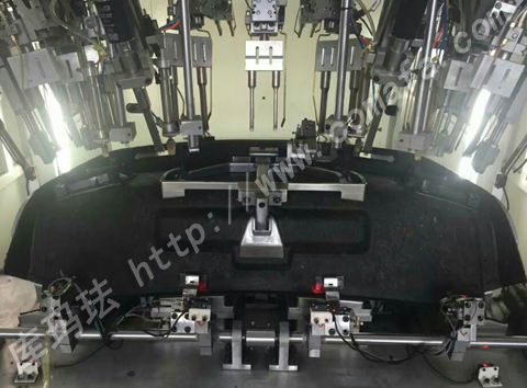 汽車(chē)后隔板超聲波點(diǎn)焊機