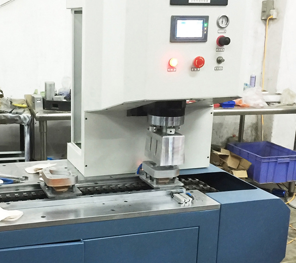 公司發(fā)展：超聲波焊接自動(dòng)化