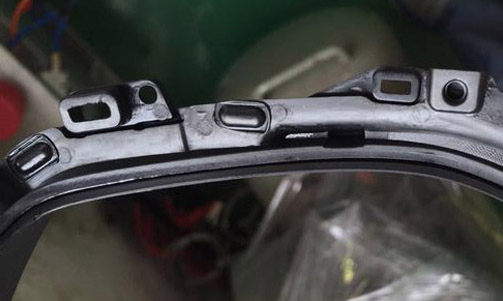 長(cháng)條形熱熔鉚柱圖片