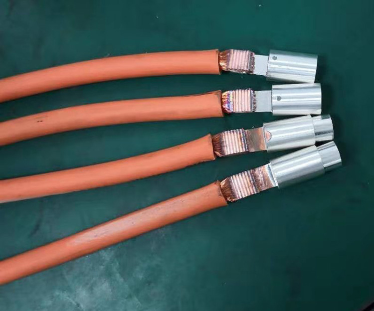 銅鋁線(xiàn)片超聲波金屬點(diǎn)焊圖片