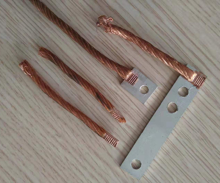 銅鋁線(xiàn)片超聲波金屬點(diǎn)焊圖片