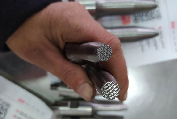 口罩耳帶超聲波點(diǎn)焊模具頭圖片