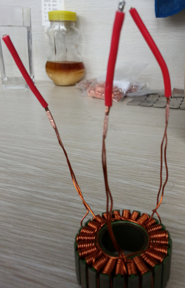 漆包線(xiàn)與電機引線(xiàn)超聲波焊接圖片