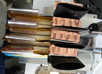 鋰電池正負極片熱壓圖片