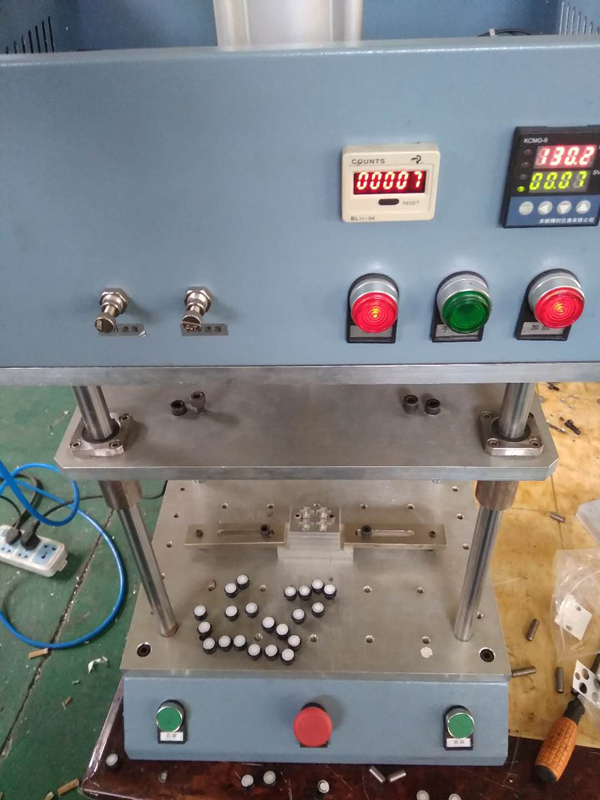 汽車(chē)大燈防水透氣塞熱壓機（深圳）