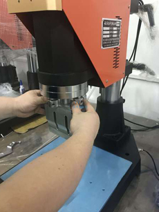 ����ģ�߸��Q�������E