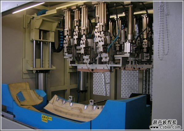 汽車(chē)保險杠焊接機