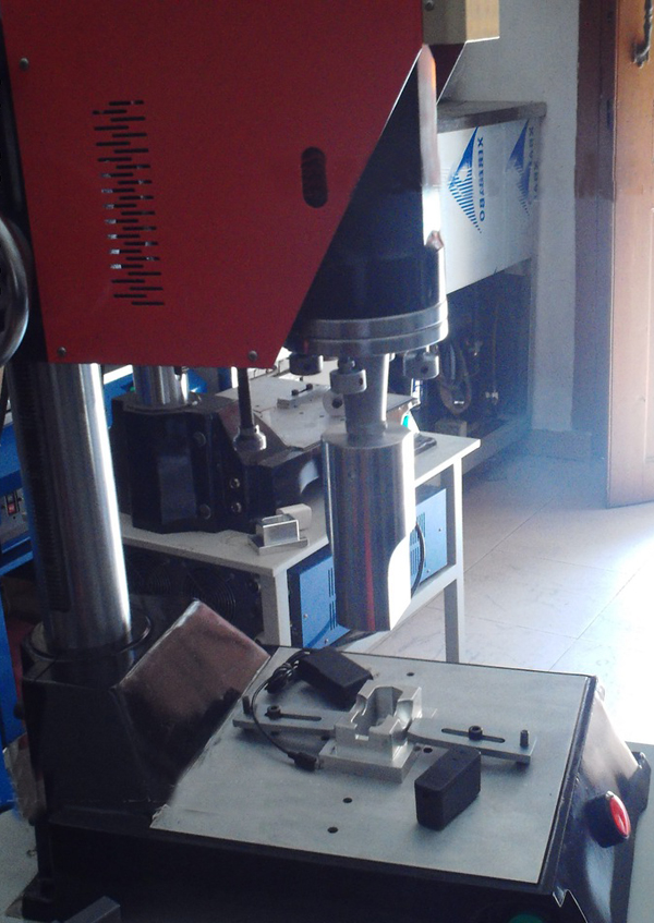 手機充電器焊接機