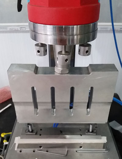 折疊過(guò)濾紙縱縫超聲波焊接機