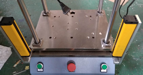 超聲波焊接機安全防護措施