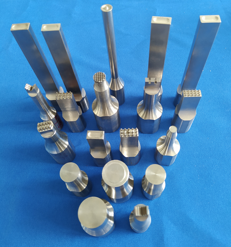 手持超聲波點(diǎn)焊機使用注意事項